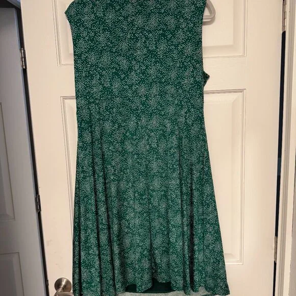 Gilli Green Polka Dot Faux Wrap Dress.  Size 2X - Picture 2 of 4